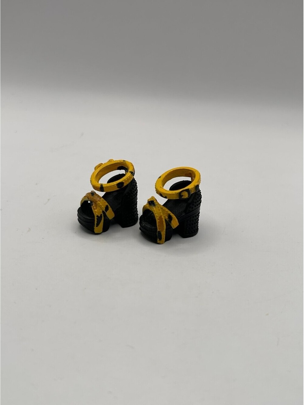 Monster High Clawdeen Wolf Black Yellow Platform Ankle Strap Doll Shoes Set 11in